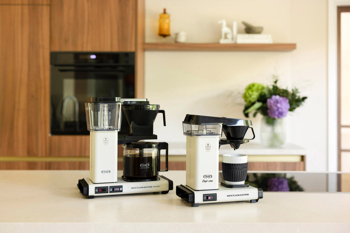 Moccamaster Cup-One brewing scene